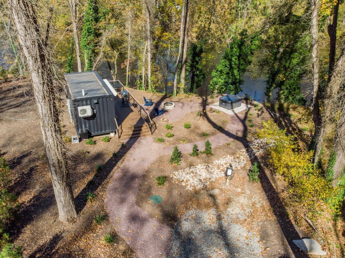 Riverside Tiny Cabin W Hot Tub, Fire Pit, & Kayaks Rileyville Exterior photo