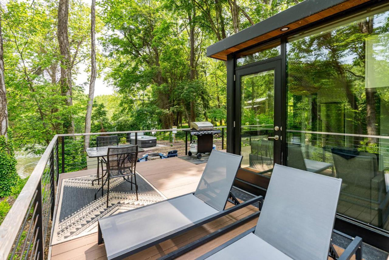 Riverside Tiny Cabin W Hot Tub, Fire Pit, & Kayaks Rileyville Exterior photo
